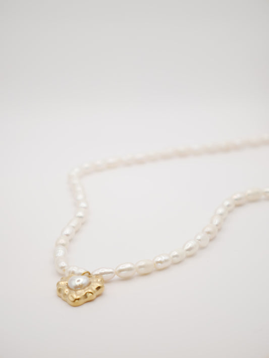 Pērļu kaklarota "Amelia"