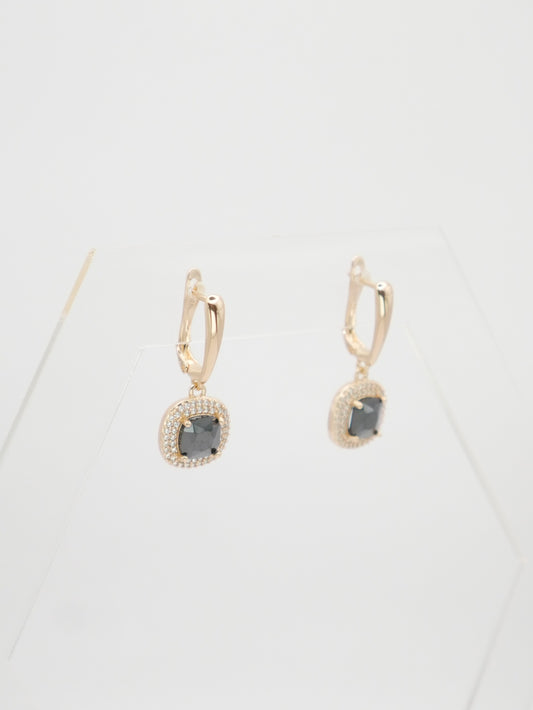 Auskari "Isabella Black"