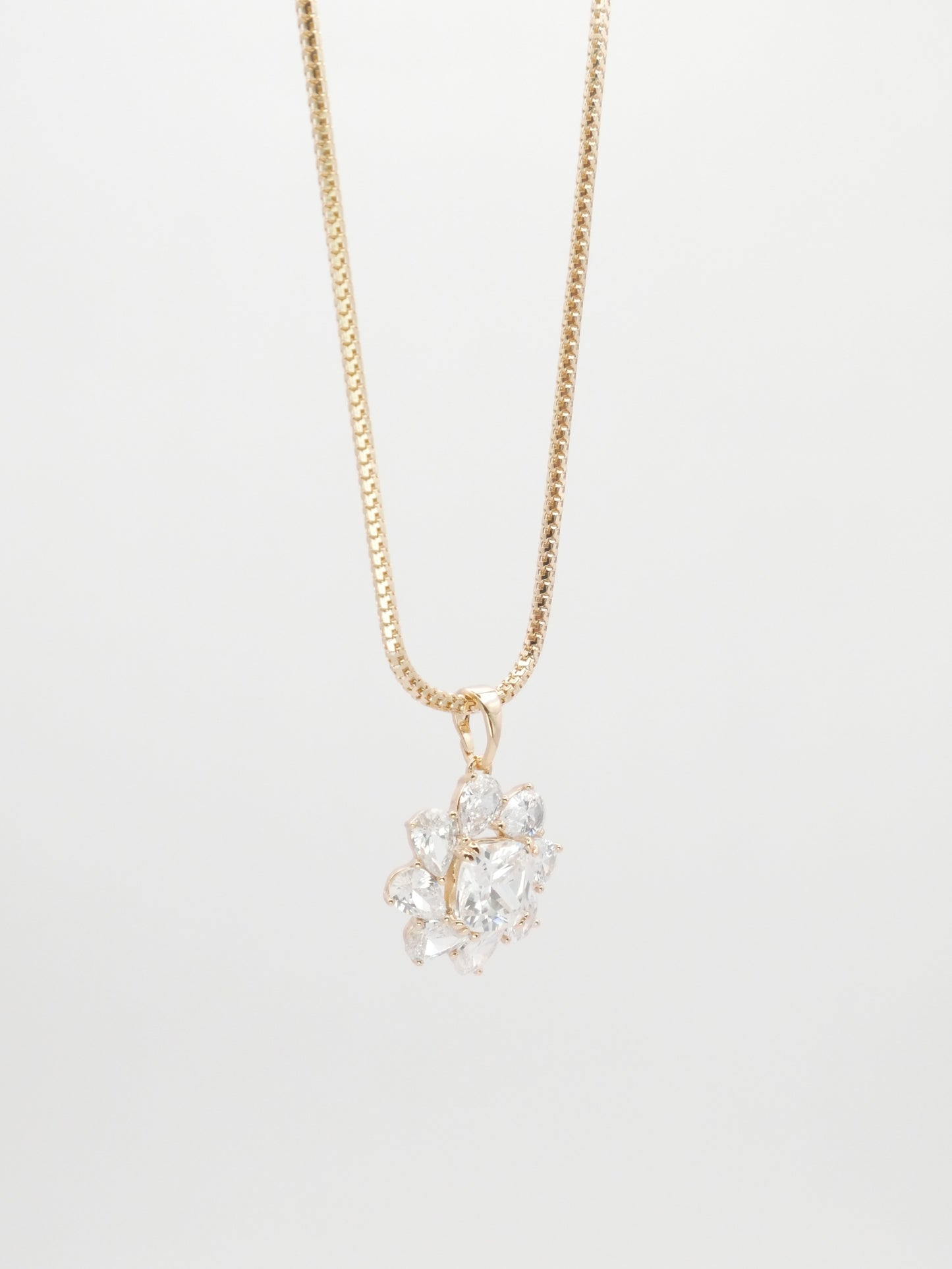 Kaklarota "Diamond Flower”