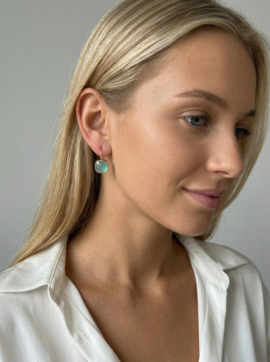 Auskari ar zaļu kristālu "Charming Green" - Ameno - premium bižutērijas internetveikals