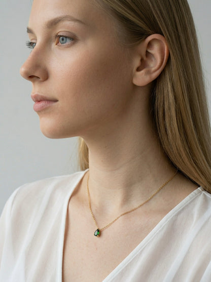 Kaklarota “Crystal Drop” ar krāsainu kristāla lāsīti - Ameno rotaslietas - Plašākā bižutērijas rotu izvēle Latvijā